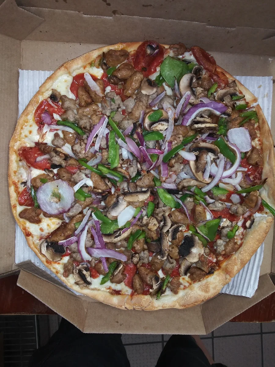 Supreme Medium Pizza Hut
