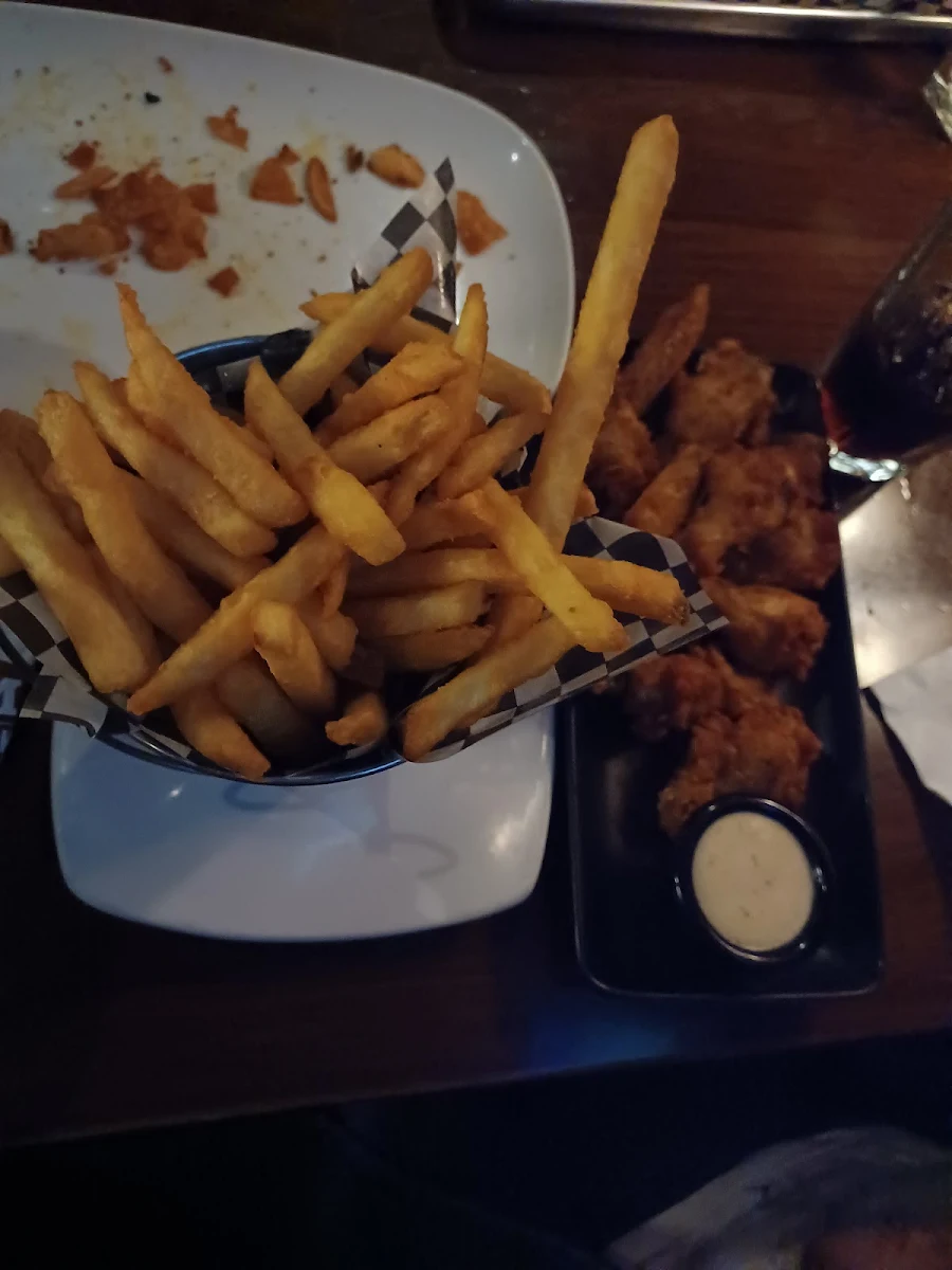 S&P Wings, MR MIKES SteakhouseCasual