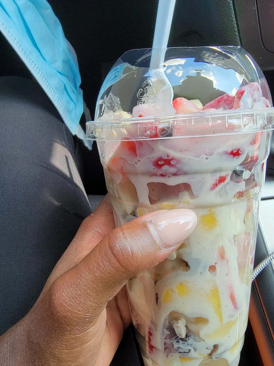Cream Fruit Cup