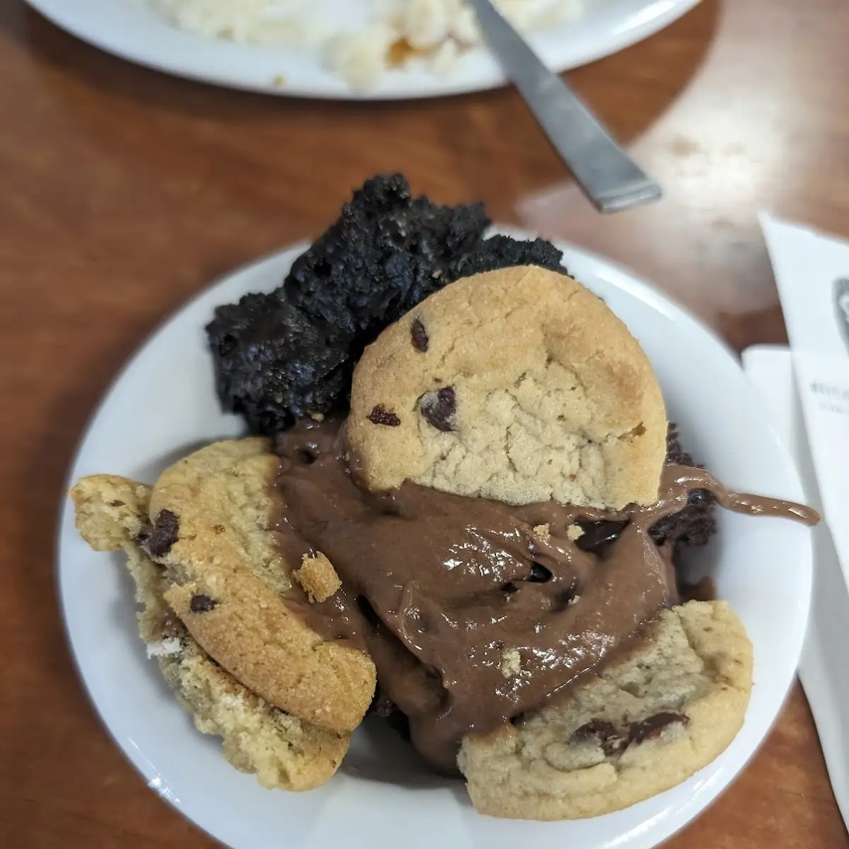 Chocolate Pudding and Cookies