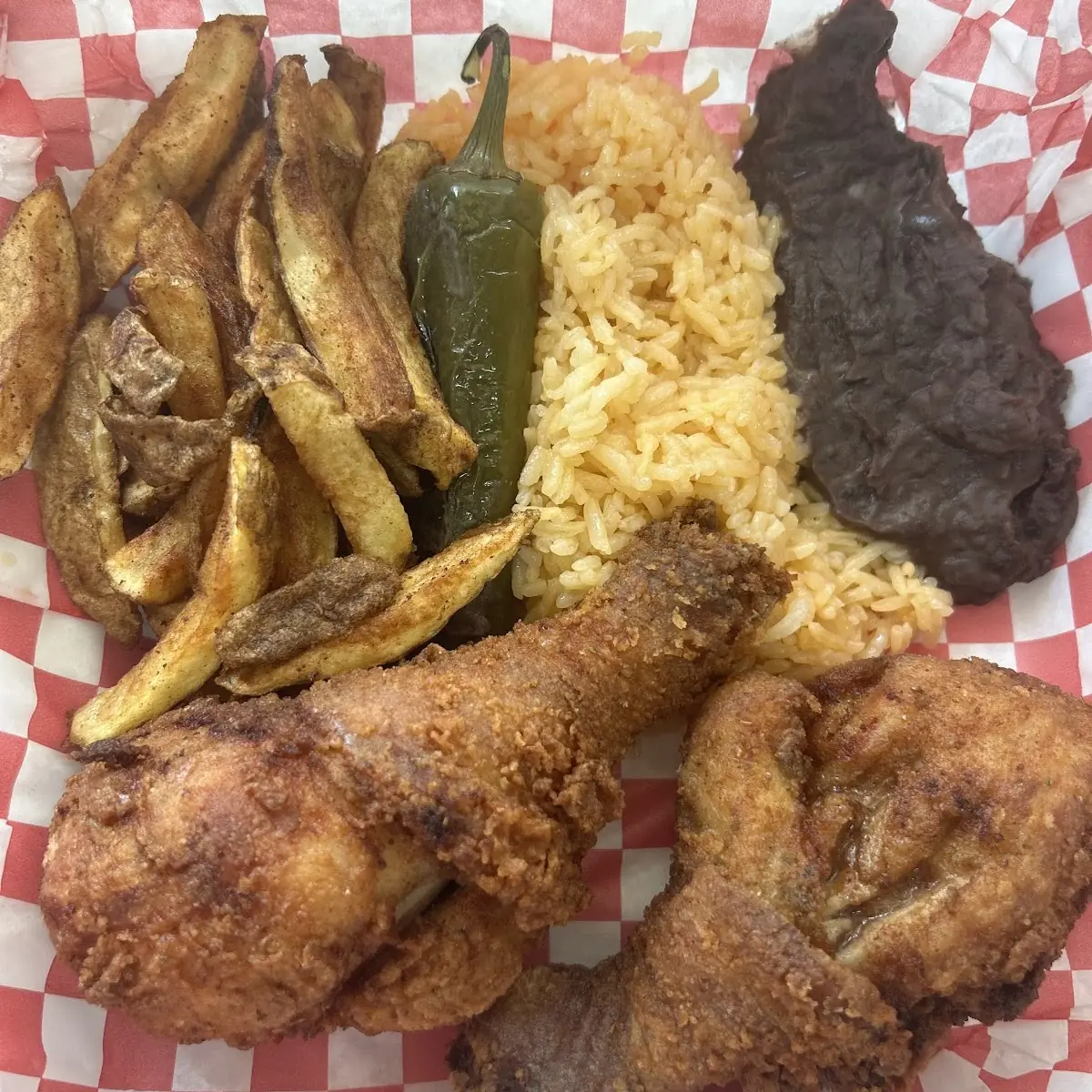 Plato De Pollo Frito Al Estilo Mexicano Mexican Style Fried Chicken Dish