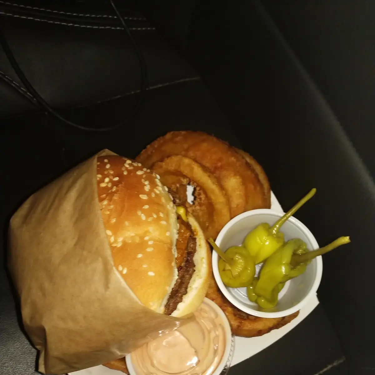 Hamburger with Onion Rings