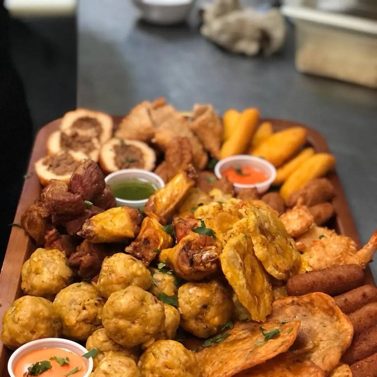Bandeja Tipica Party Tray