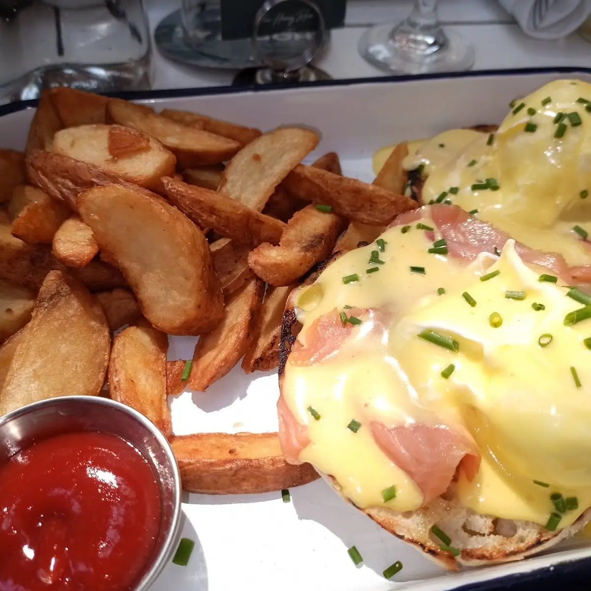 Gluten Free Eggs Benedict with Fries