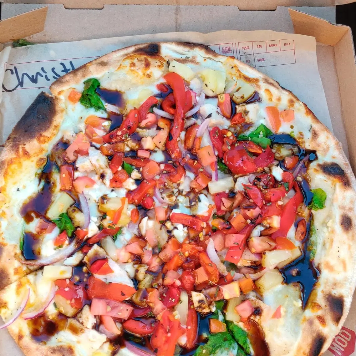 Mod w White Sauce Garlic Spinach Chicken Tomato Roasted Peppers Pineapple Onion Feta Herbs Fig Sauce