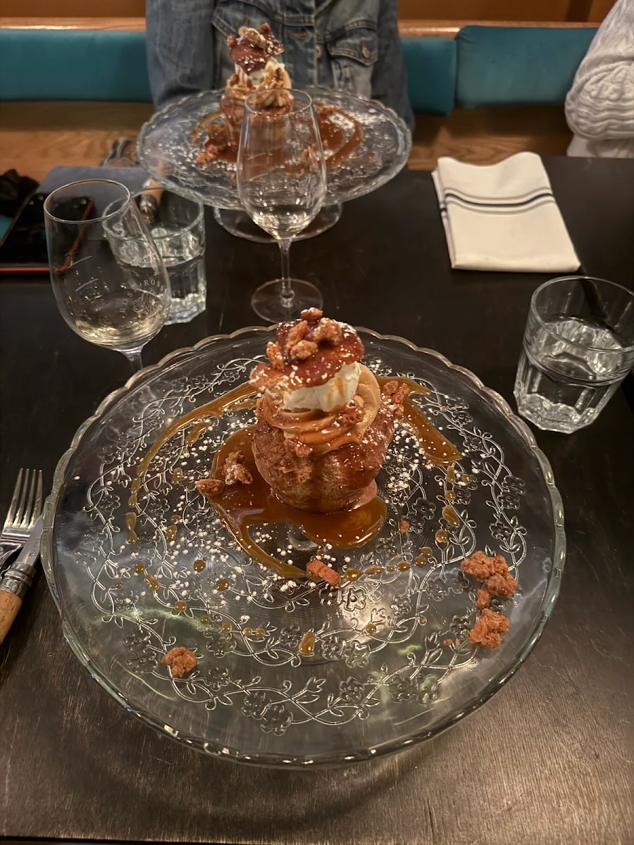 Highlights, Rose Ross Restaurant