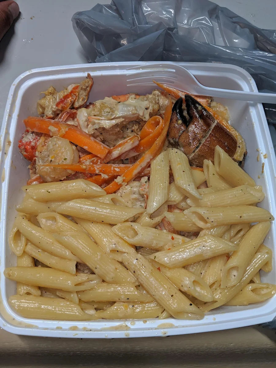 Seafood Pasta, Topaz Kitchen - North York
