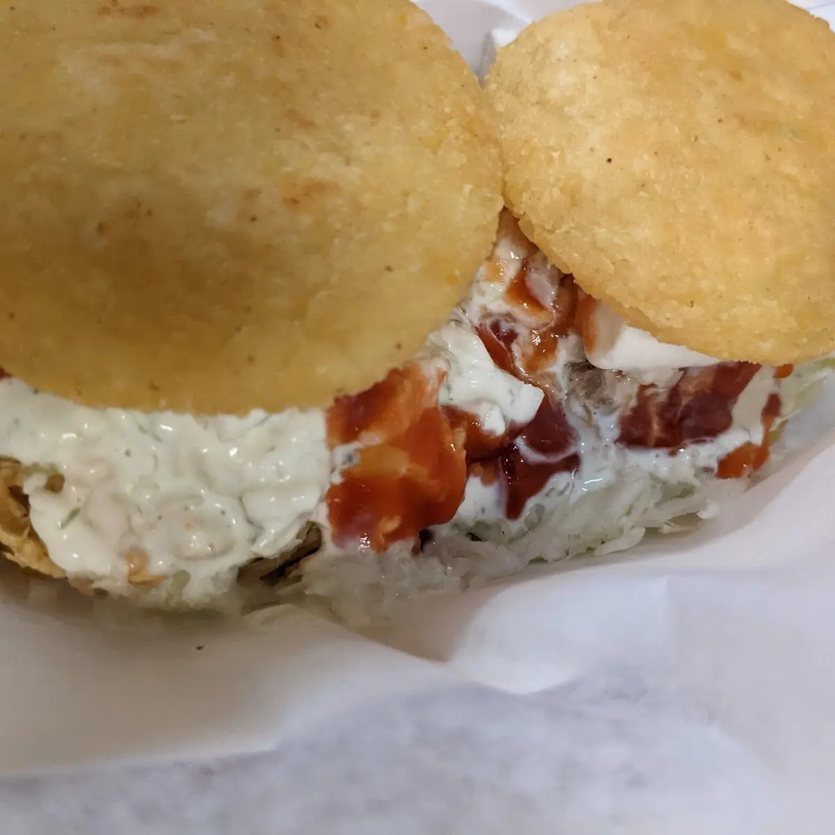Arepa Pequeña Con Carne Asada