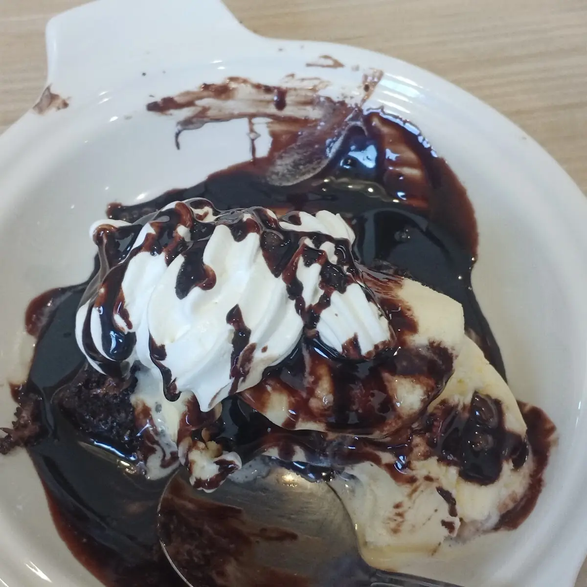 Chocolate Cake Alimode