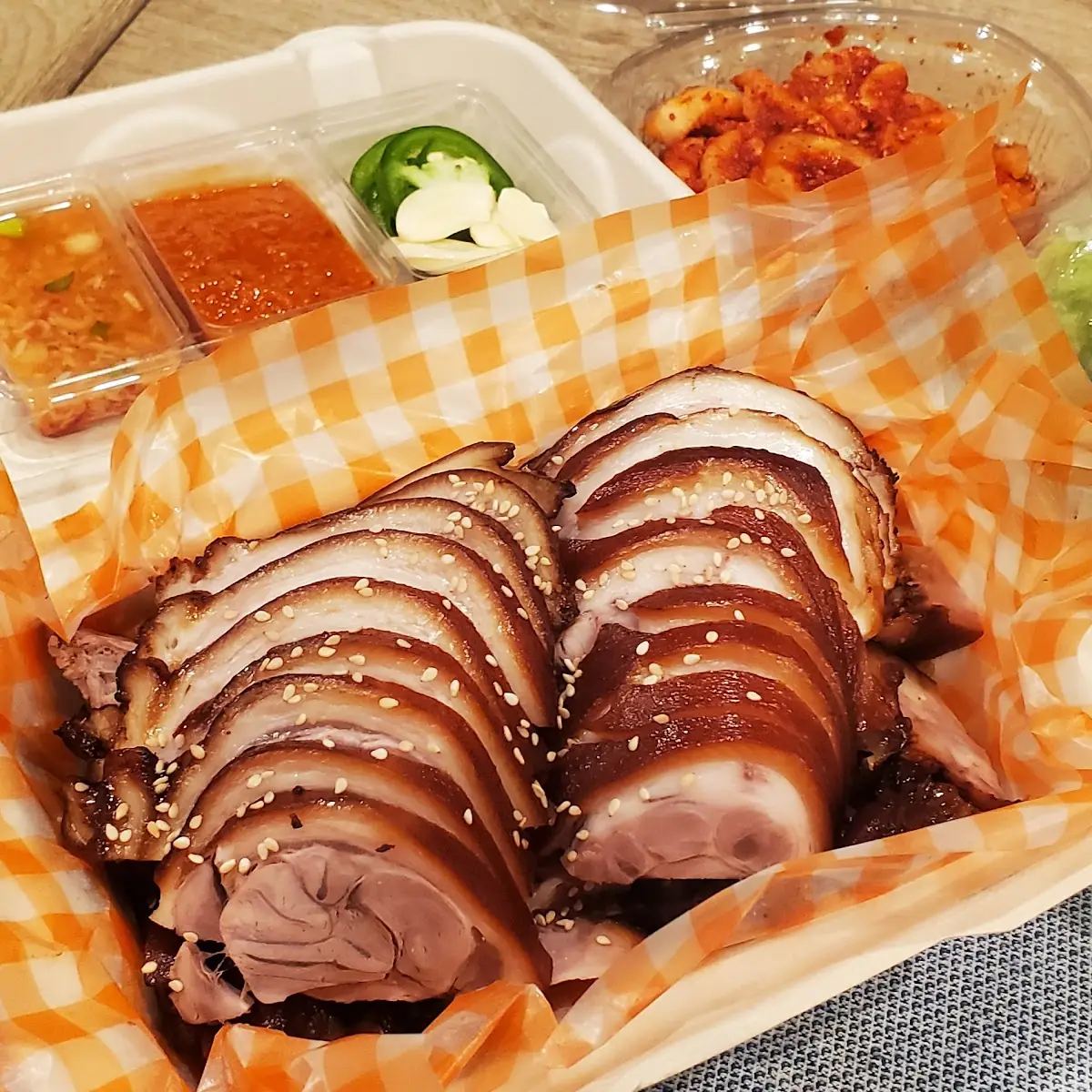 Sliced Pork with Sesame Seeds