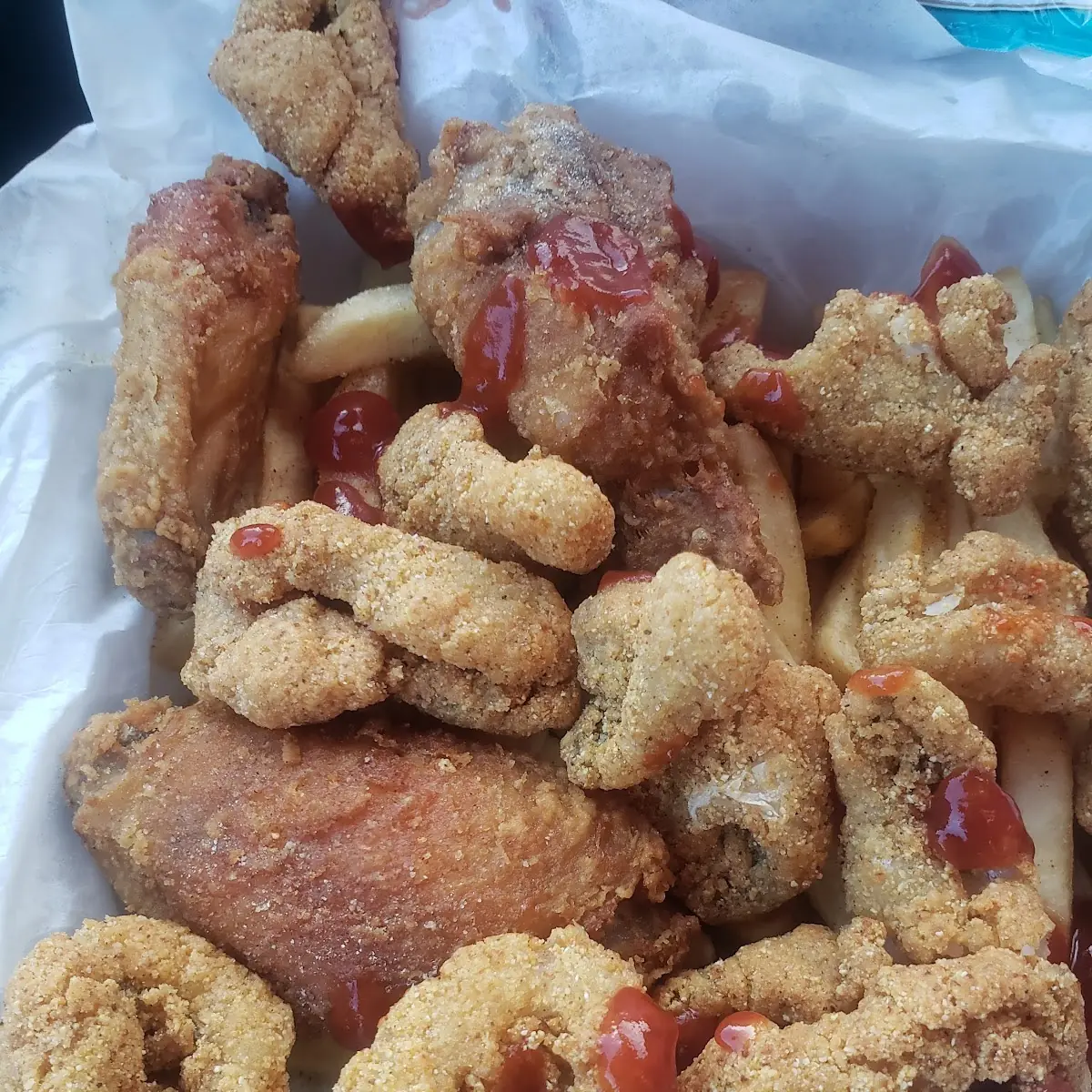 Fish Nugget and Chicken Wings Dinner