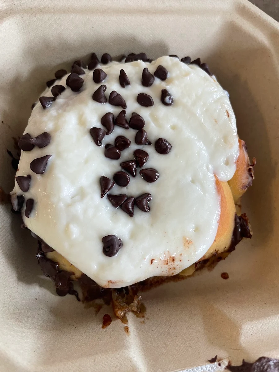 Cannoli Cinnamon Roll