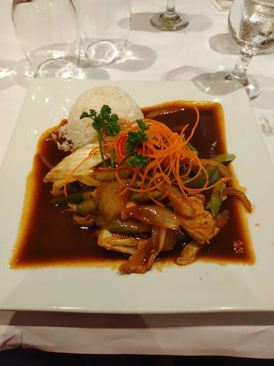 Porc, Poulet, Bœuf Sauté Aux Légumes / Stir-Fried Pork, Chicken, Beef with Vegetables