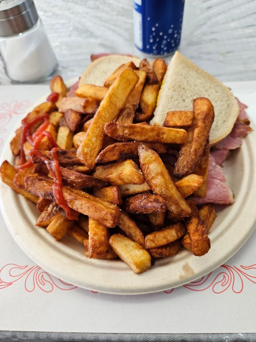 1 2 Assiette Smoke Meat Avec Frites Maison