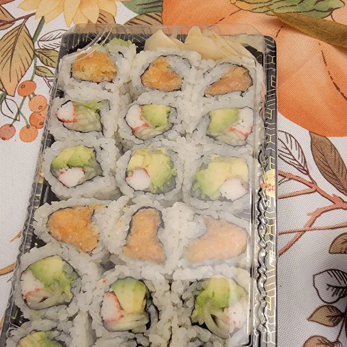 California Roll Spicy Salmon Roll