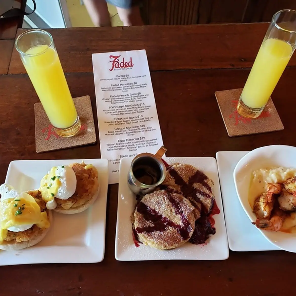 Crab Cake Eggs Benedict