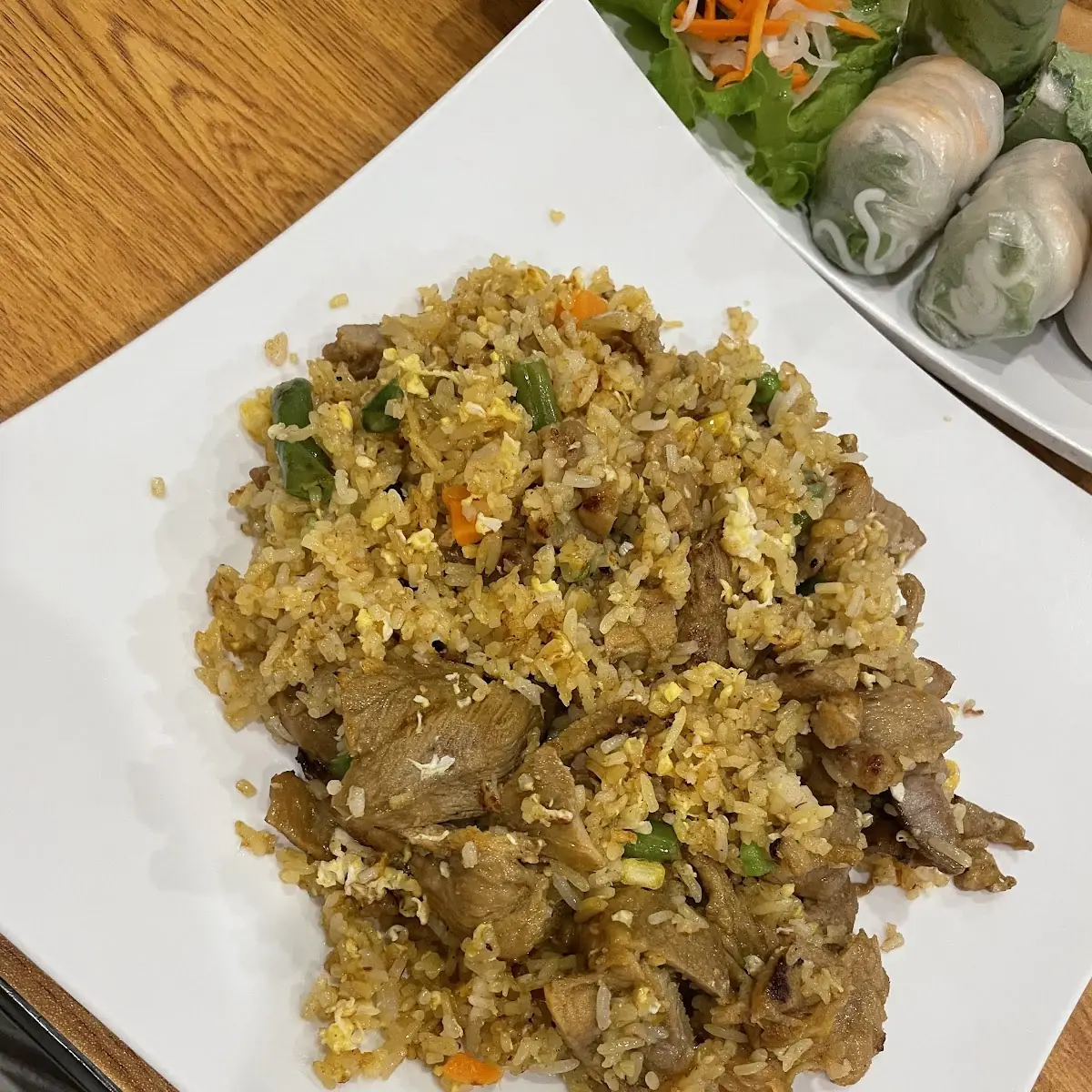 Ann's Special Fried Rice Com Chien DAC Biet