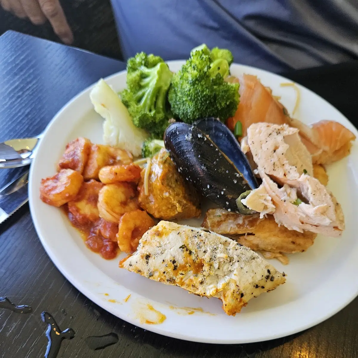 Highlights, Summit Suite Buffet