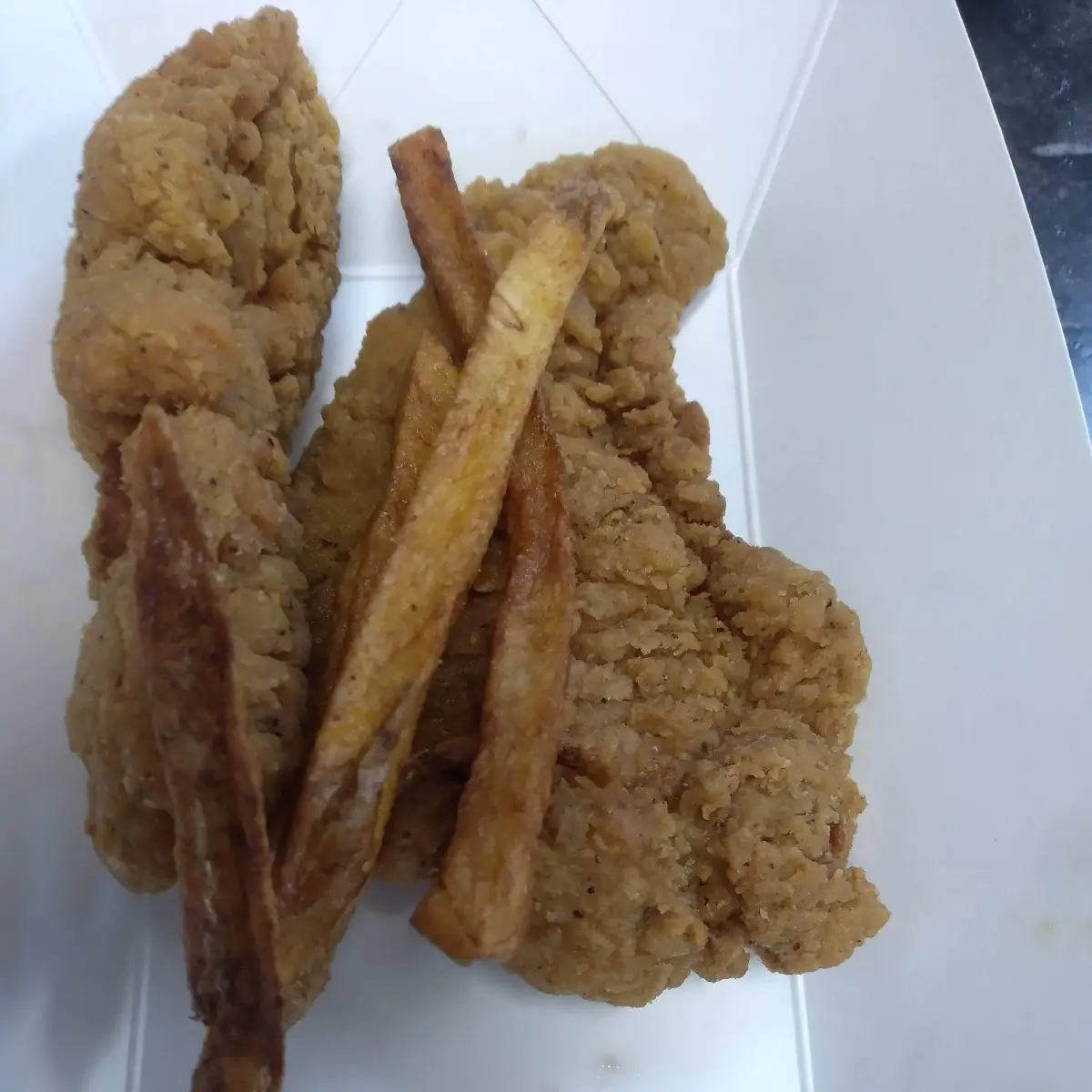 Chicken Tender w Fries