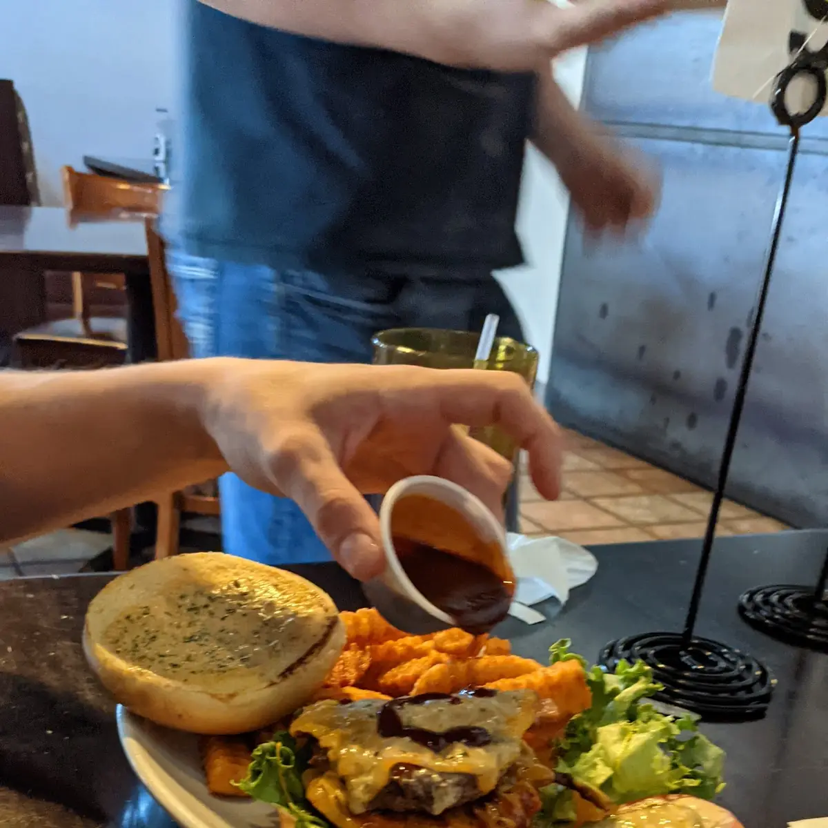 Burger w BBQ Sauce