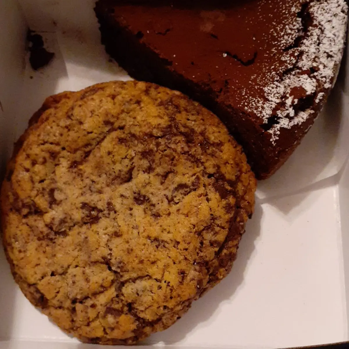 Chocolate Chip Cookie & Flourless Chocolate Cake