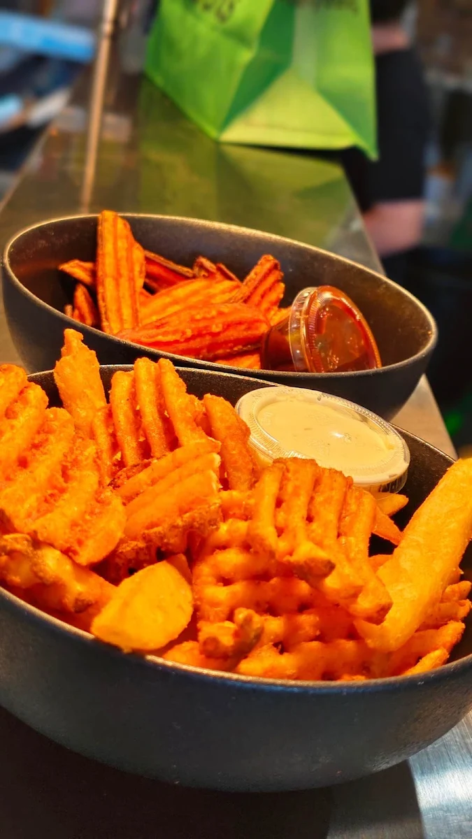 Waffle Fries, Burger'D Pallara