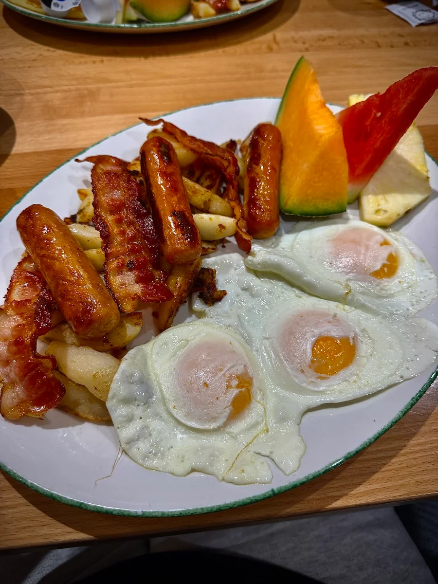 Classic Breakfast, Cora Breakfast and Lunch