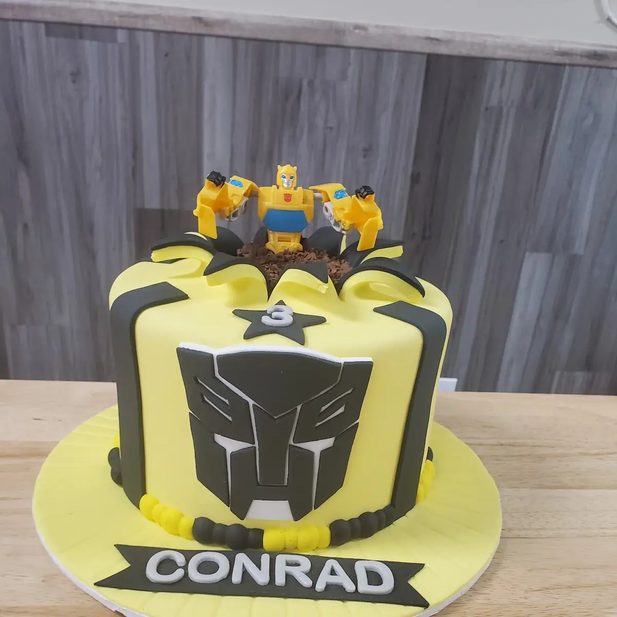 Bumblebee Birthday Cake