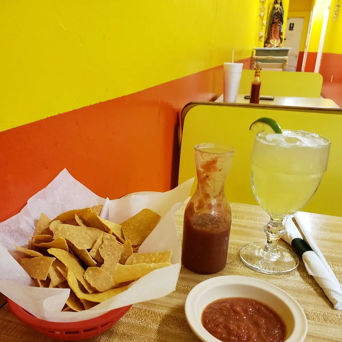 Ex Chip Salsa Dine In