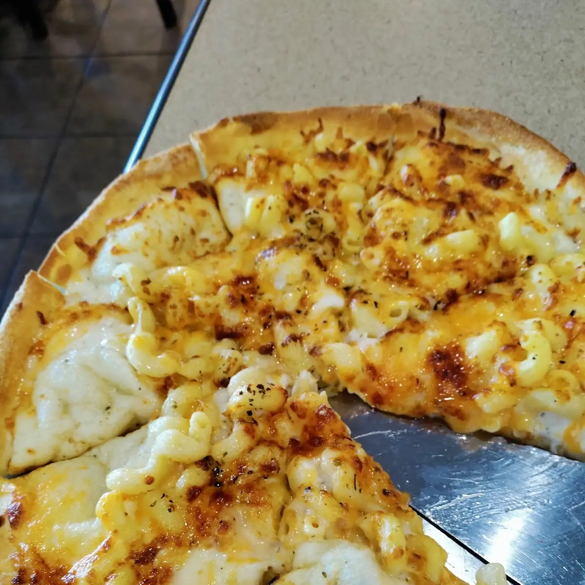 Mac and Cheese Pizza