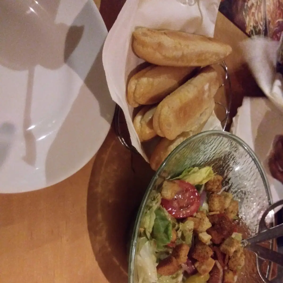 Never-Ending Soup Salad & Breadsticks