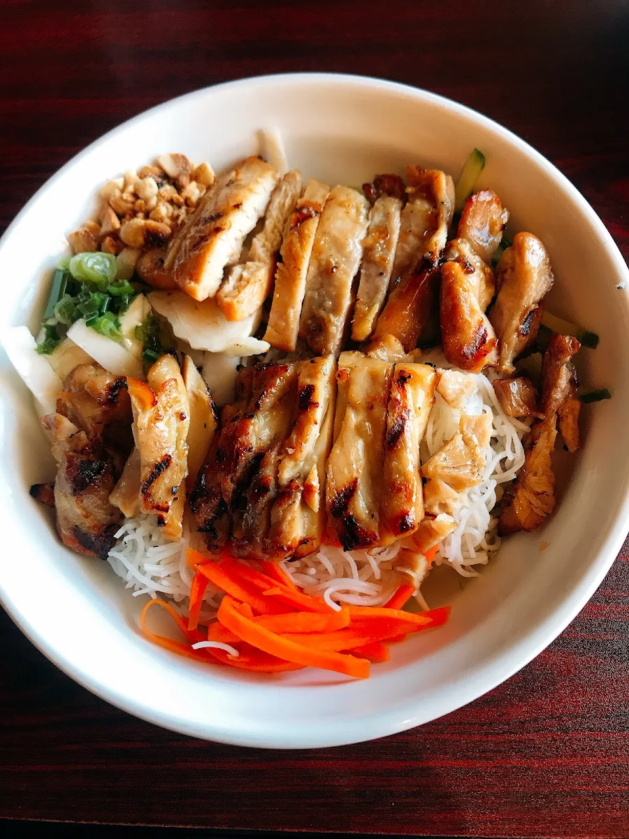 Grilled Chicken Vermicelli Bowl, Pho Windsor