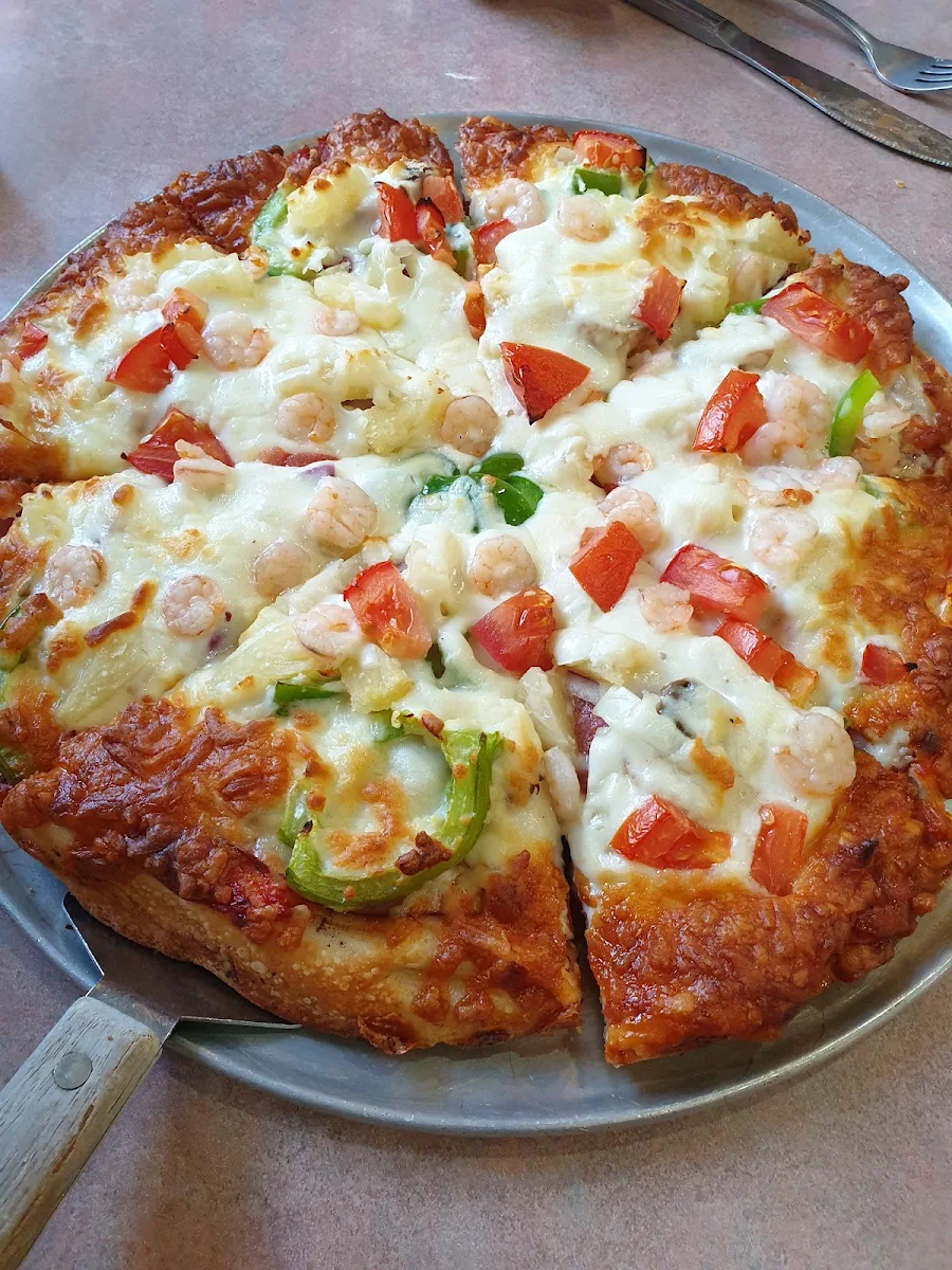 House Special Pizza, Breton Family Dining