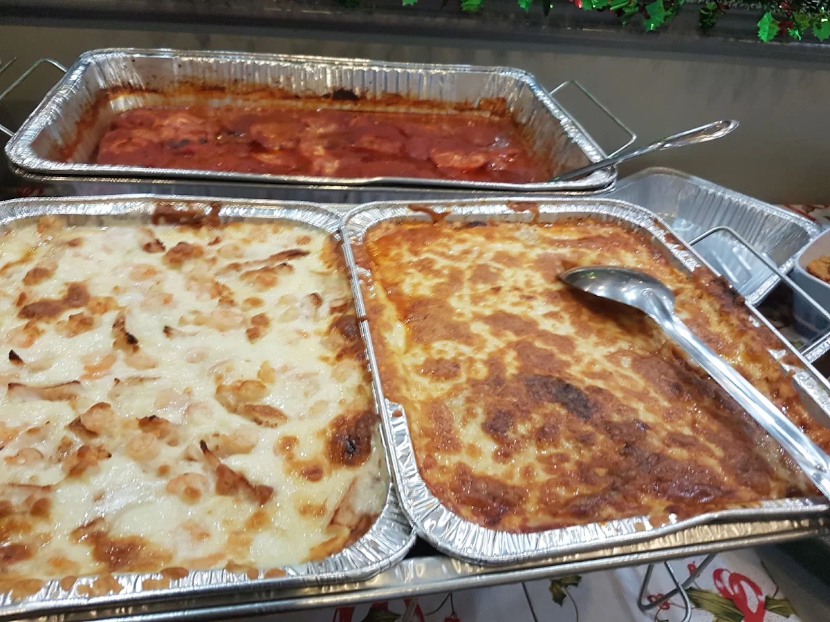 Lasagna and Spaghetti Family Size, Breton Family Dining