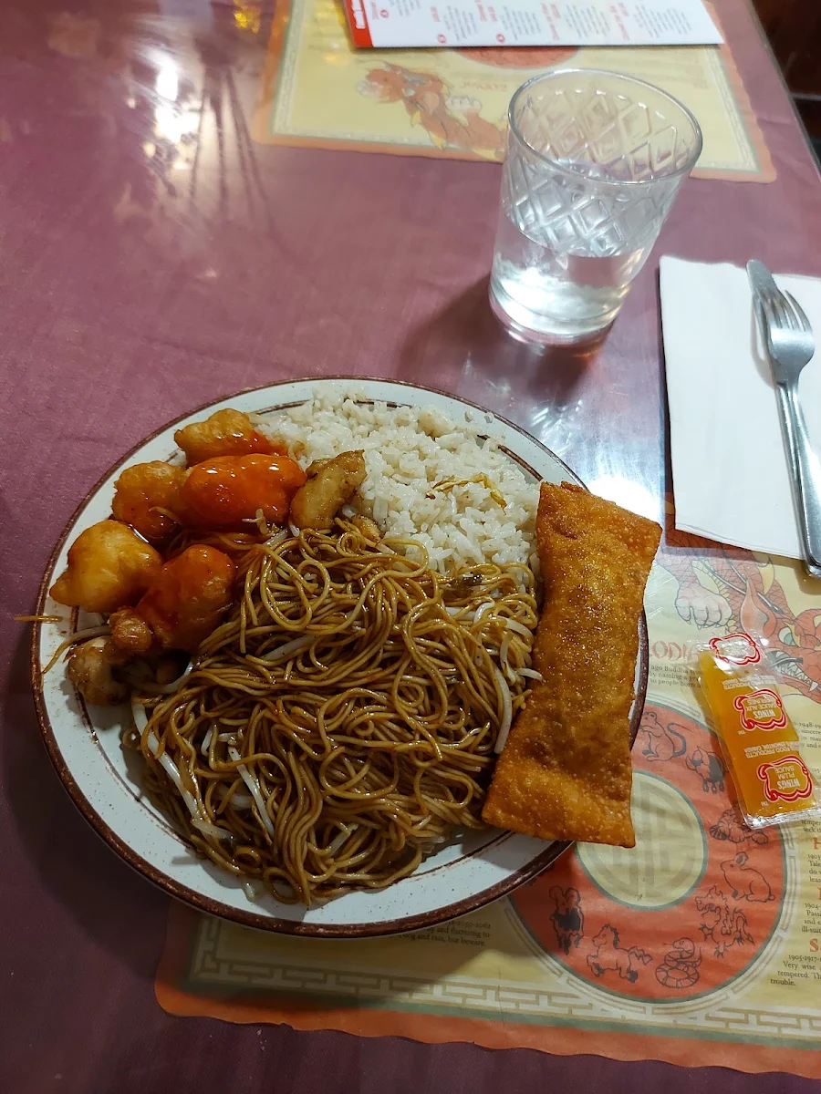 Highlights, Fu Lok Restaurant