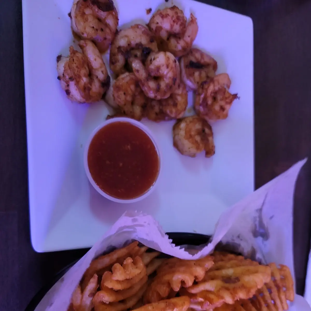 Grilled Shrimp Appetizer with Waffle Fries
