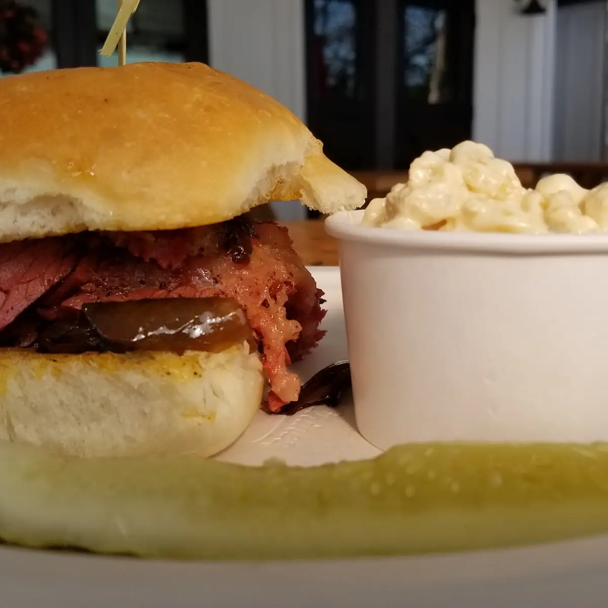 Pastrami Sandwich w Baked Mac & Cheese