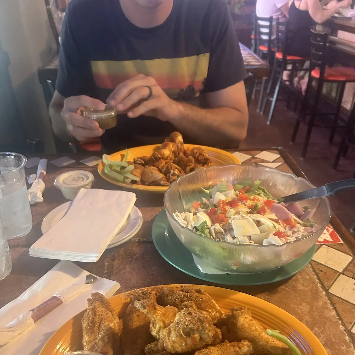Madre's Famous Wings