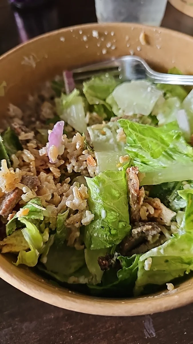 Mediterranean Salad with Steak