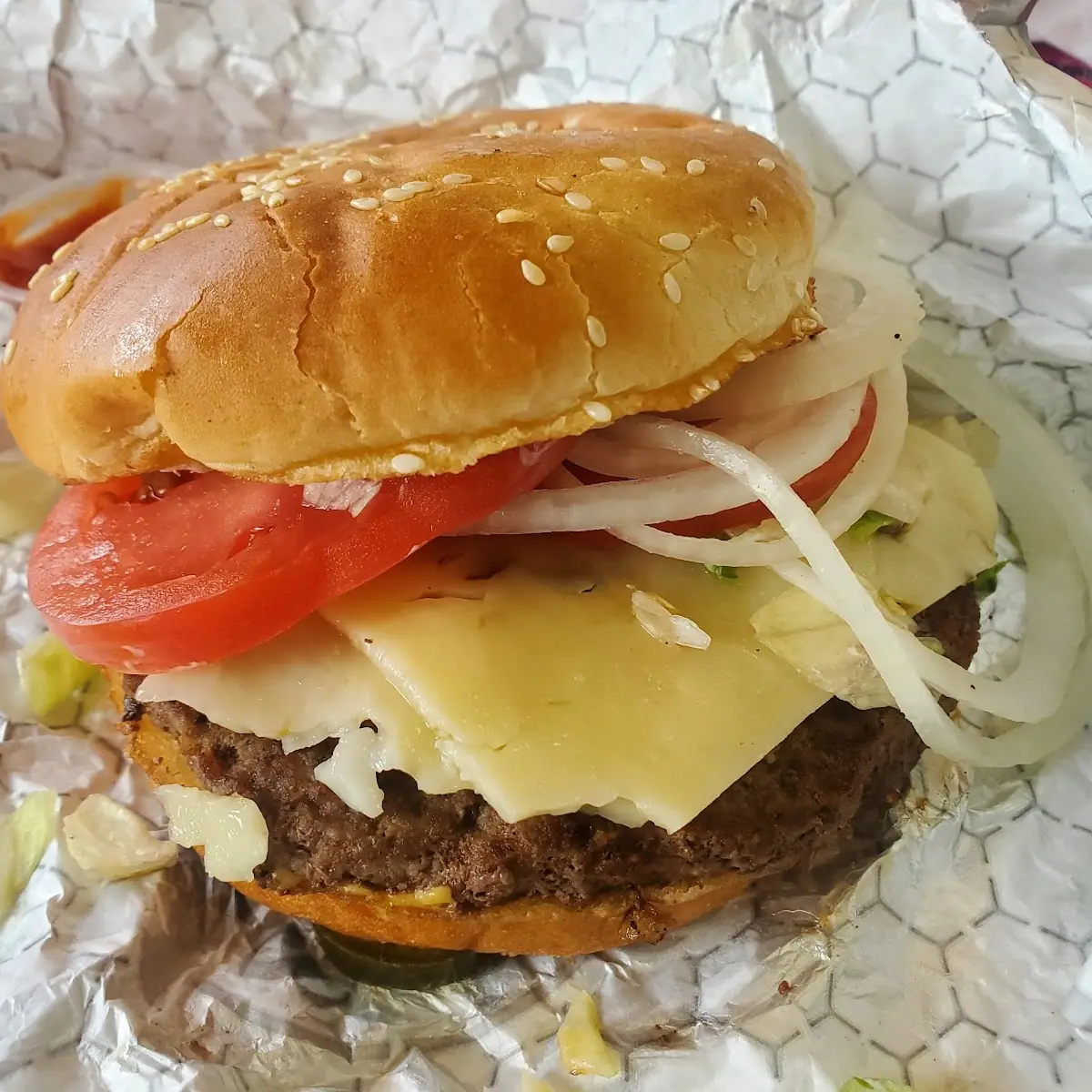 Jalapeño Pepper Jack Cheeseburger
