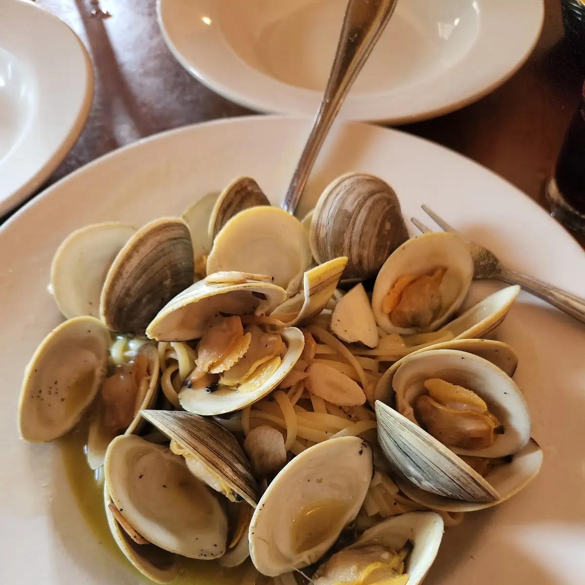 Linguine with White Clam Sauce