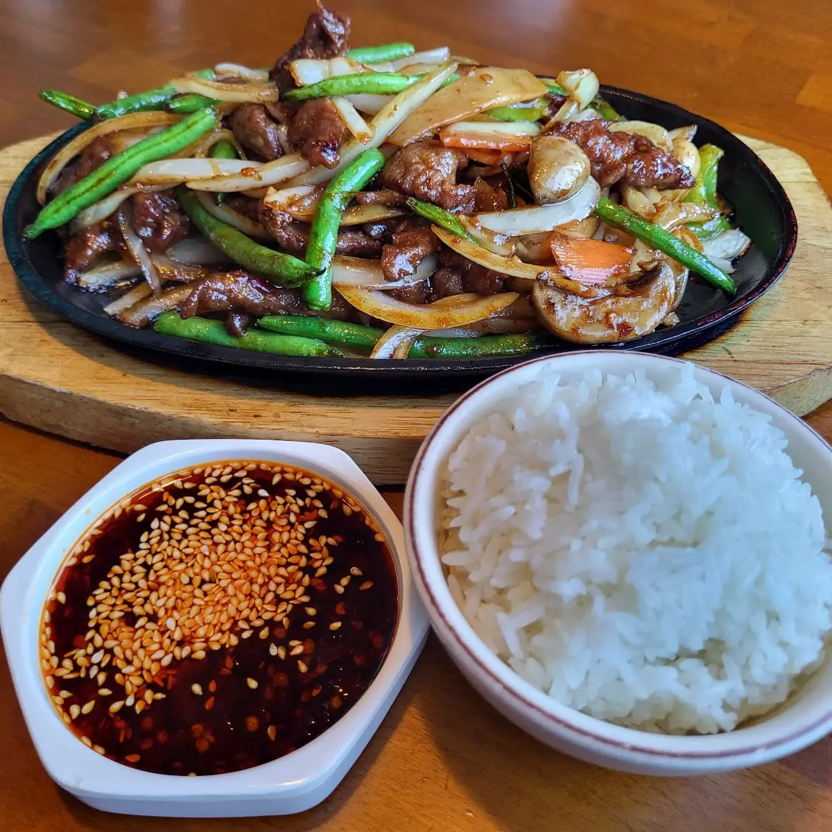 C1. Mongolian Beef / 蒙古牛