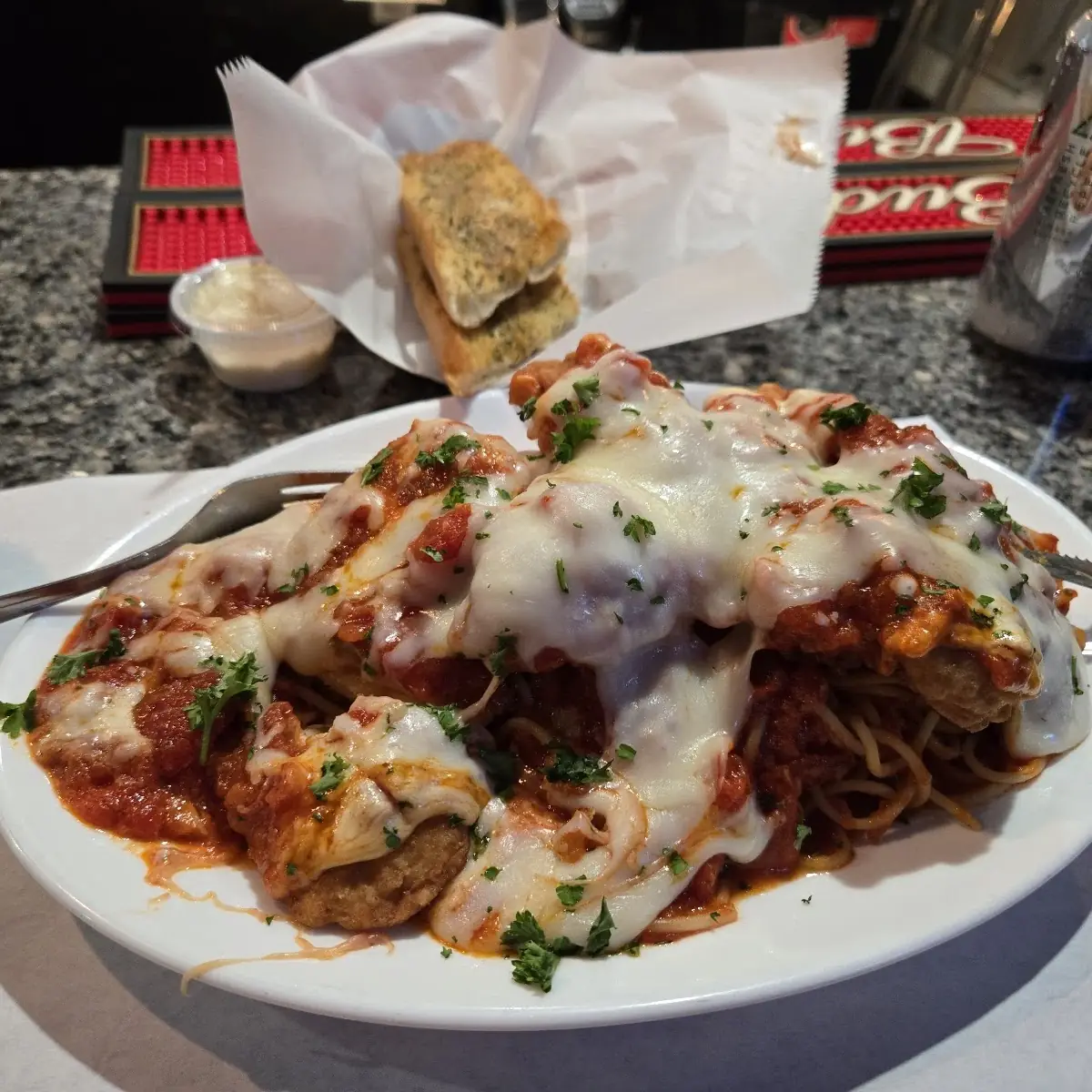 Chicken Parmesan w Spaghetti & Garlic Bread