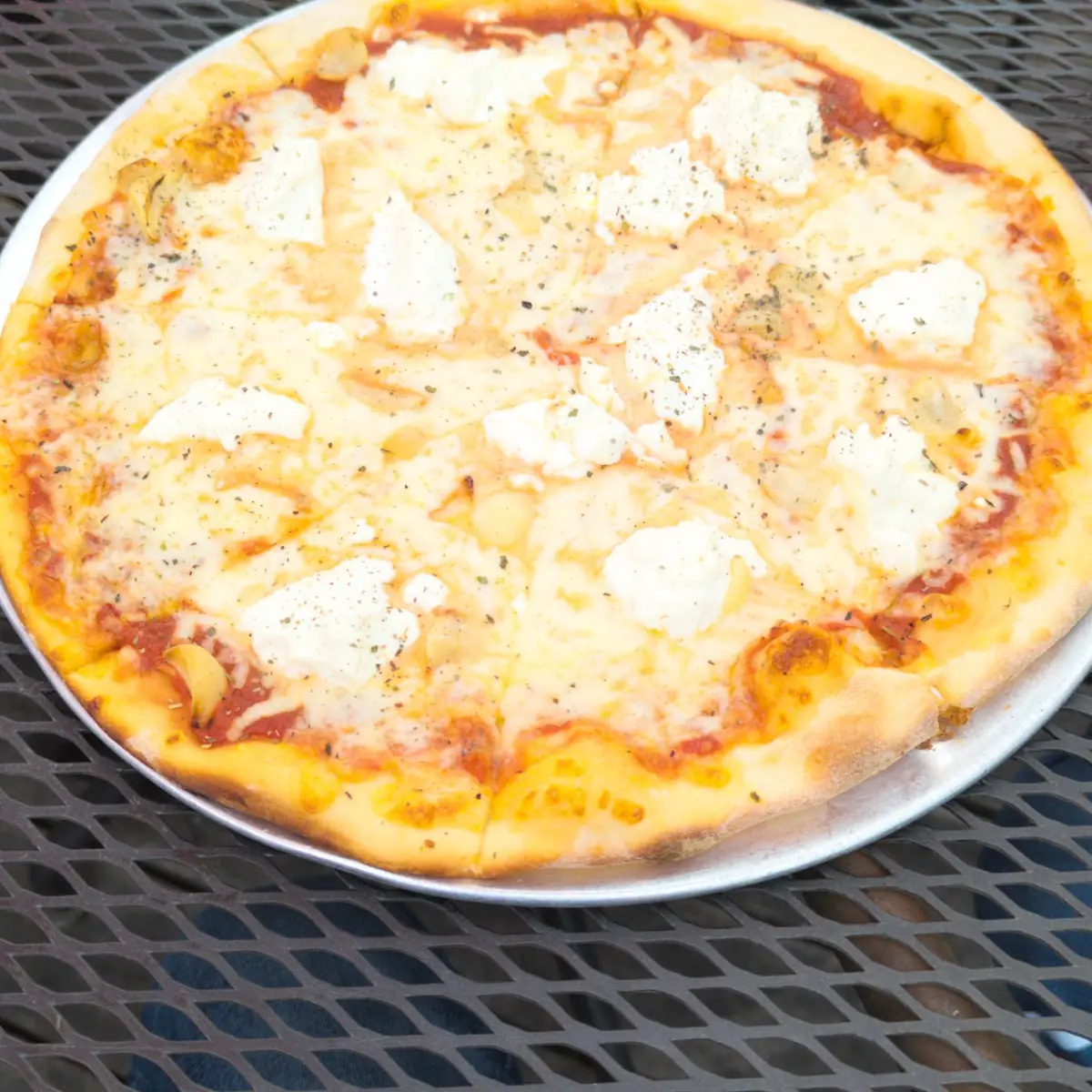 The Roasted Garlic Pizza