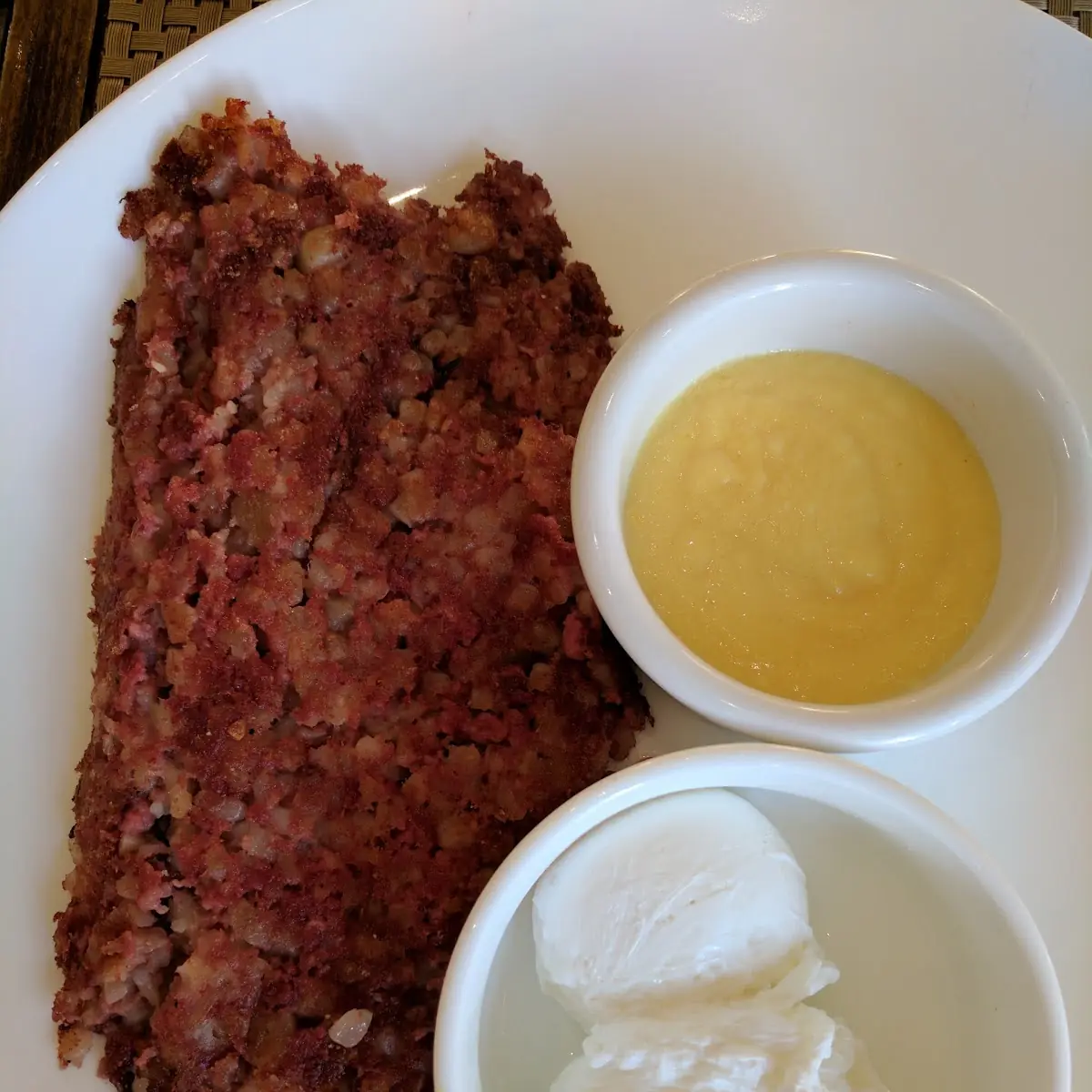 Poached Eggs & Corned Beef Hash