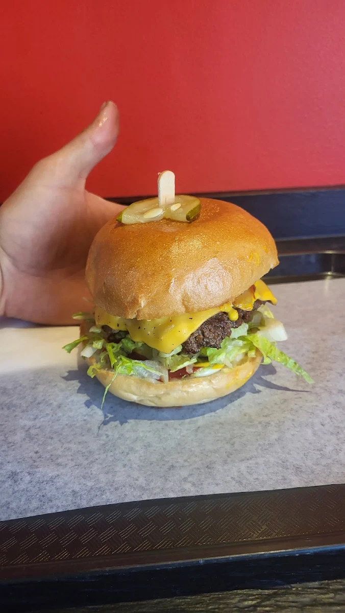 Charger Beef Burger, Charger Gourmet Burgers & Poutine ( HALAL )