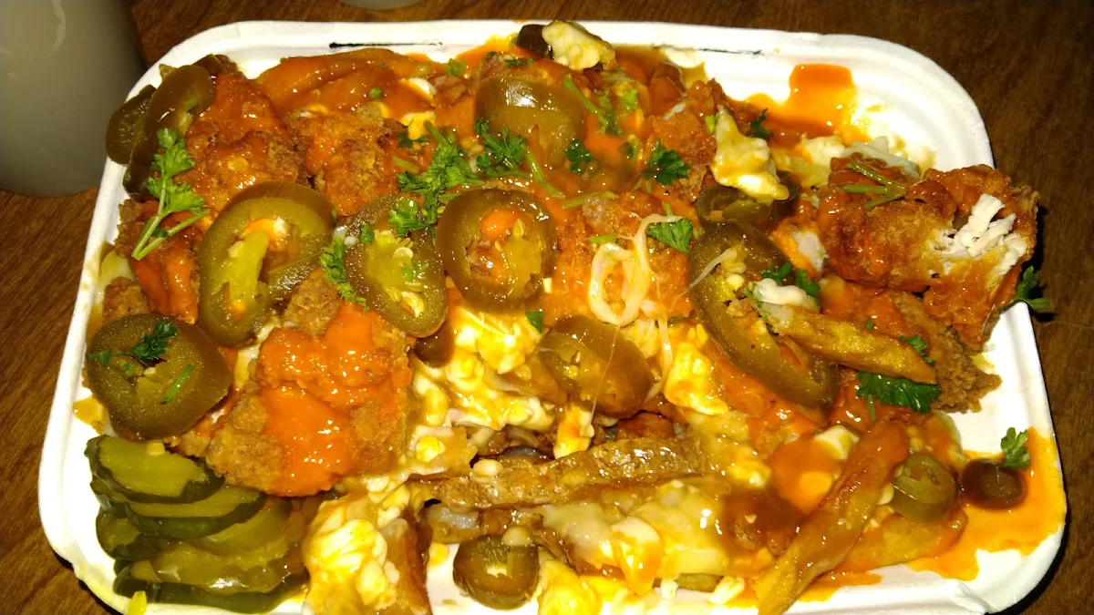 Chicken Poutine, Charger Gourmet Burgers & Poutine ( HALAL )