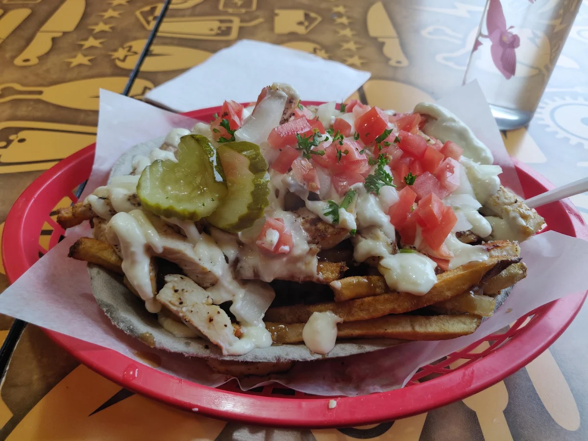 Shawarma Poutine, Charger Gourmet Burgers & Poutine ( HALAL )