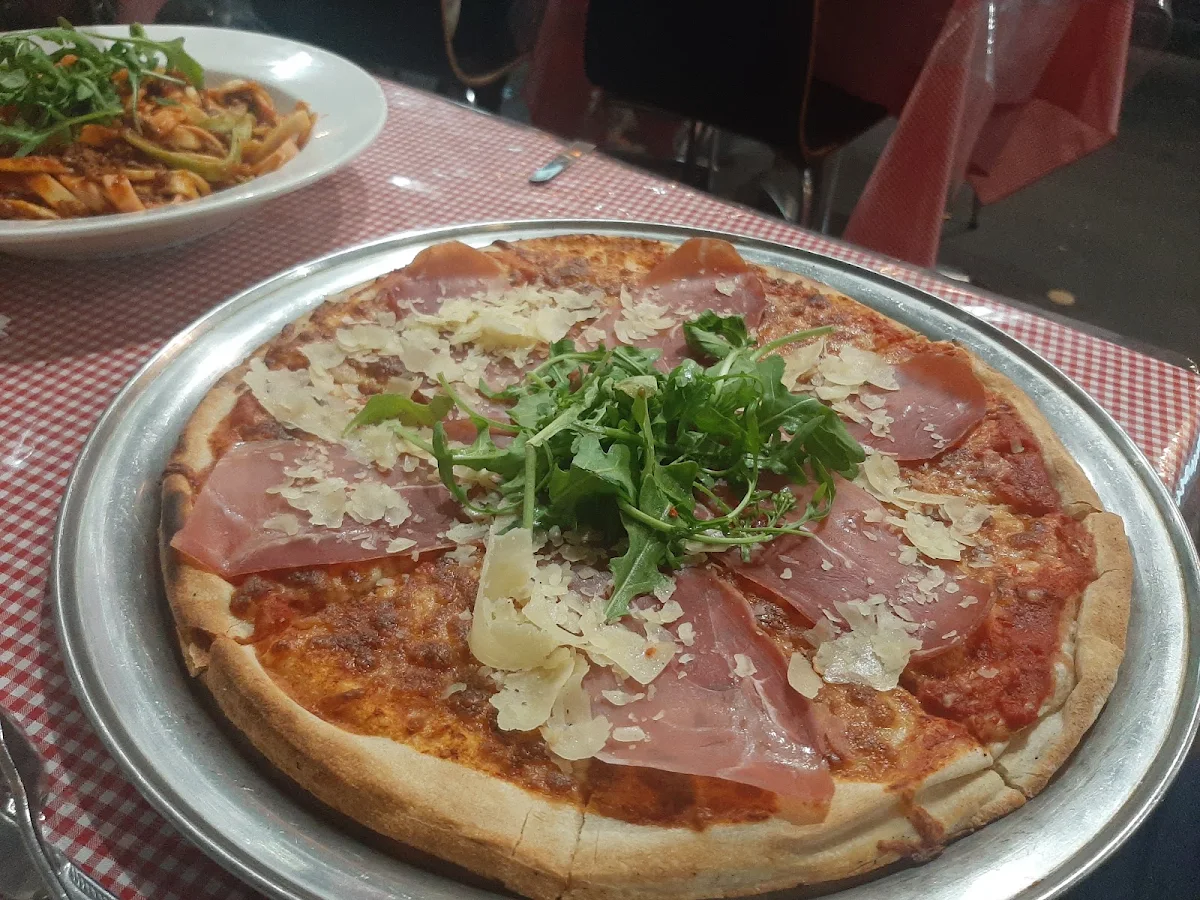 Prosciutto Pizza, Tono on Borsari