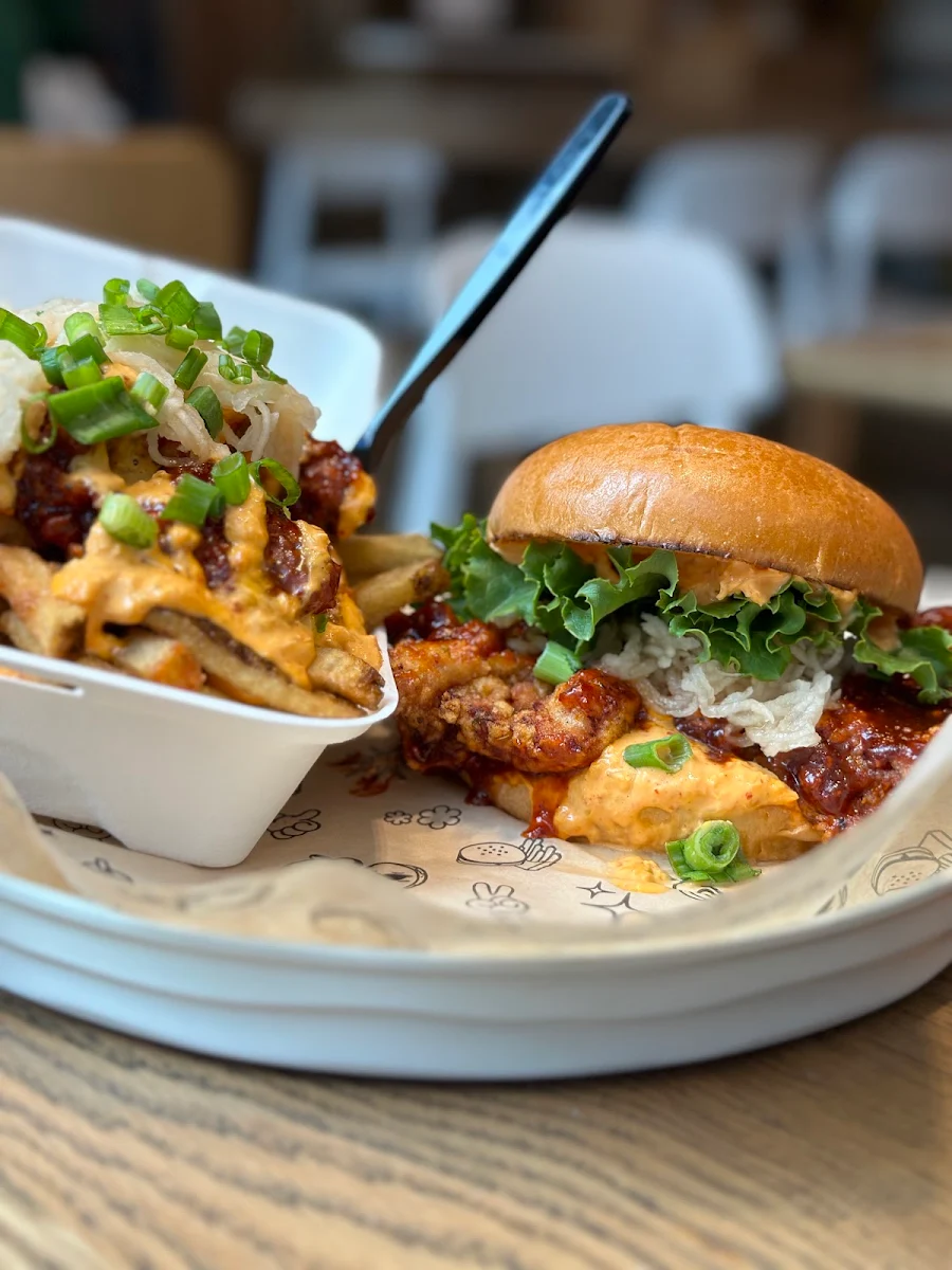 Nashville Hot Poutine